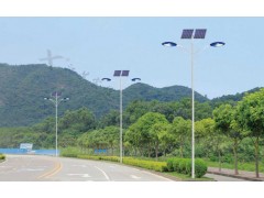 太陽能路燈特點？廠家供應太陽能路燈 節(jié)能路燈 城市道路燈