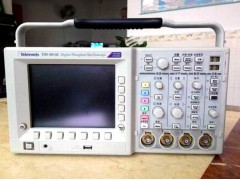 高价回收TDS3014C、TDS3054C数字示波器