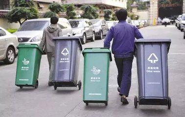 广州垃圾分类运输遇尴尬：“垃圾分类”等于白分