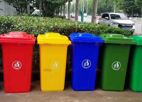 垃圾箱也高大上了，南京雨花台区垃圾箱装满了会自动报警