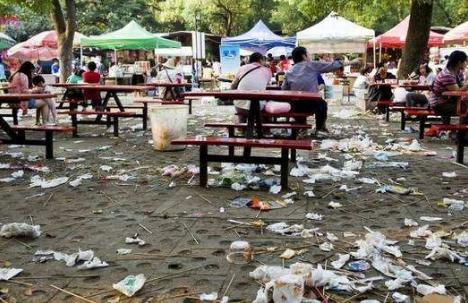 宁海城区垃圾遍地，新保洁公司刚接手效率较低导致