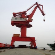 宁波市，港口起重机械 报废固定码头吊回收拆除